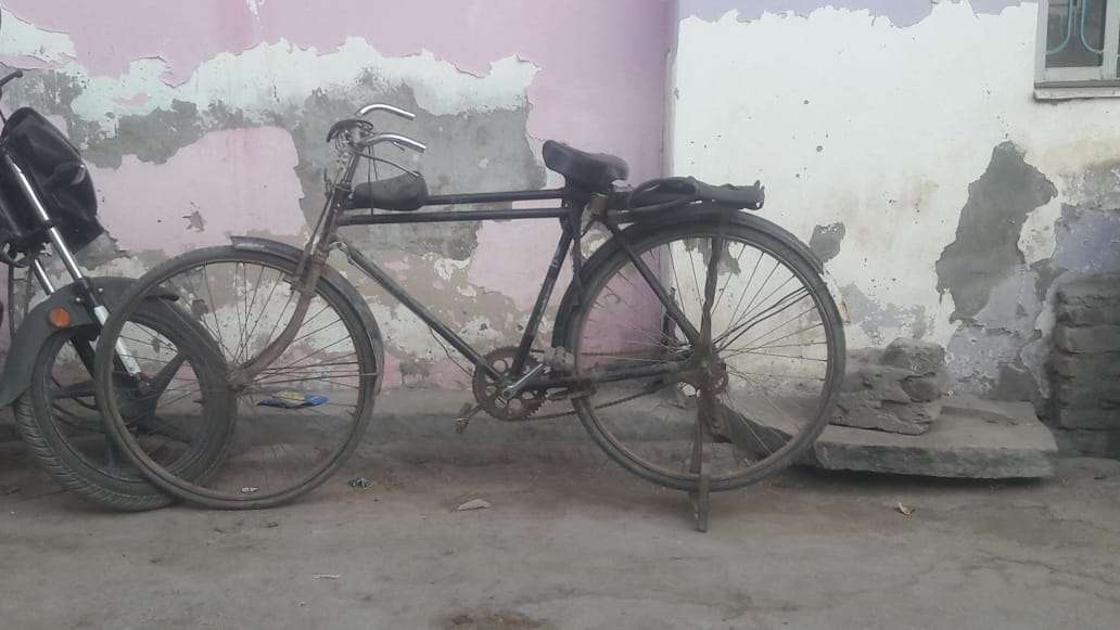 साइकिल छोड़ मोपेड चुरा ले गया बदमाश