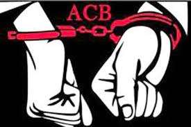 कम्प्यूटर ऑपरेटर को 5 हजार रुपए की रिश्वत लेते धरदबोचा