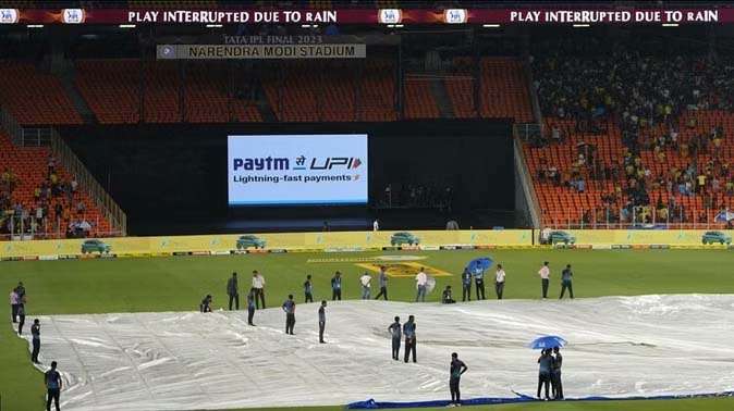 अहमदाबाद में बारिश रुकी, जल्द शुरू होगा मैच, गुजरात ने चेन्नई को 215 रन का लक्ष्य दिया
